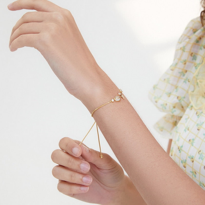 Bracelet with a rose motif