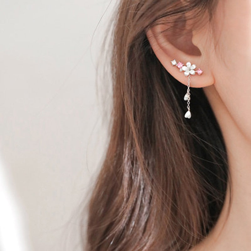 Earrings with a floral motif
