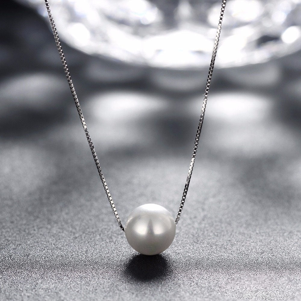 Pearl imitation necklace