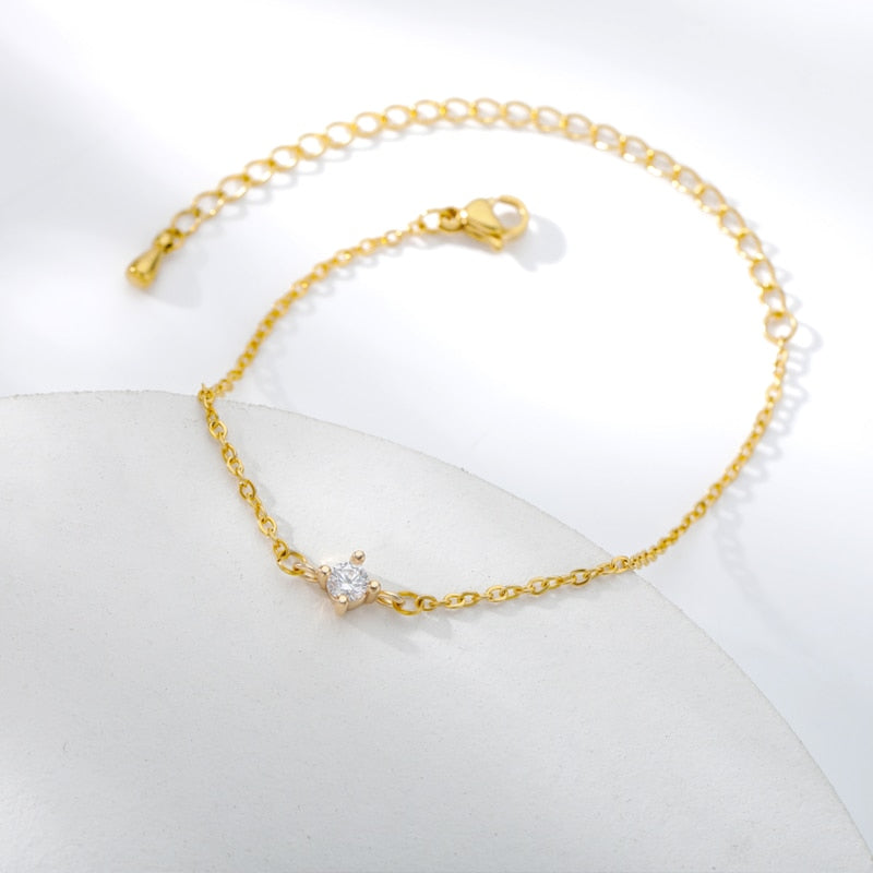 Minimalist bracelet with cubic zirconia