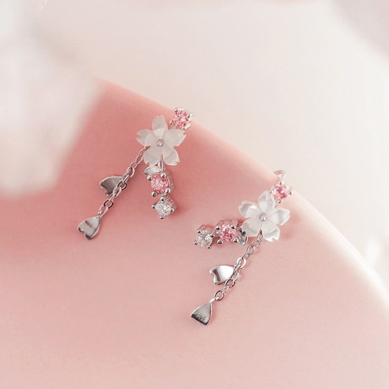 Earrings with a floral motif