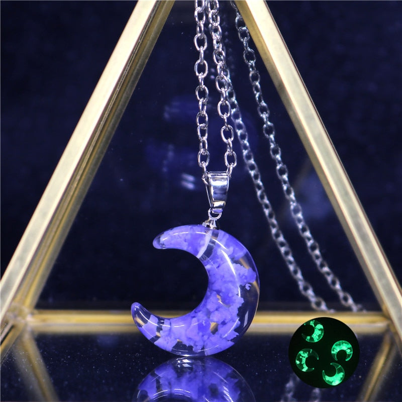 Luminous moon necklace