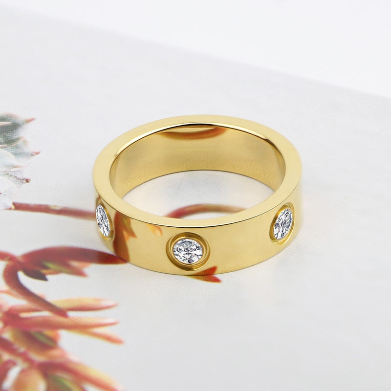Ring with zircons