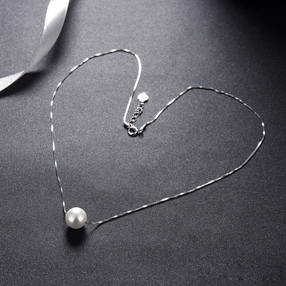Pearl imitation necklace