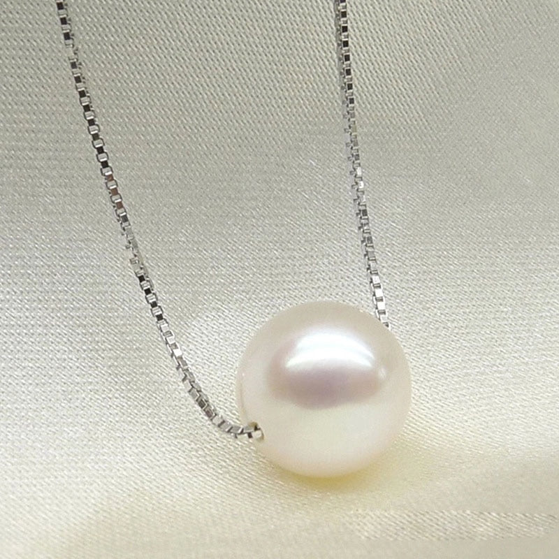 Pearl imitation necklace