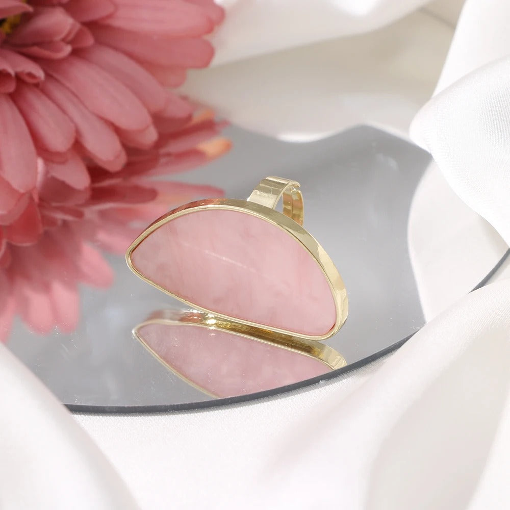 Oval ring with stone