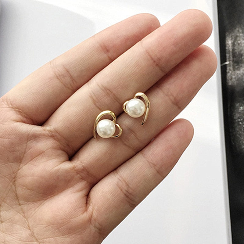 Earrings with pearls