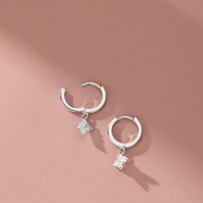 Silver earrings with hanging flowers