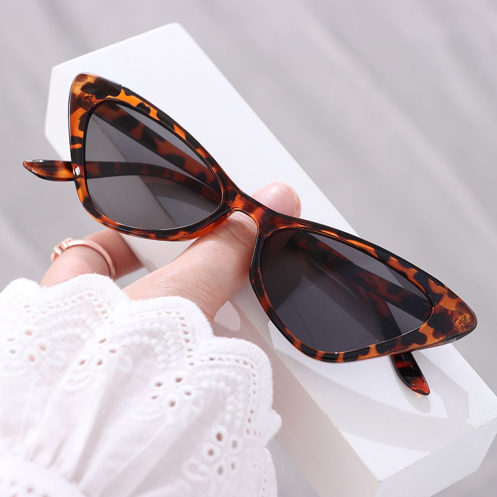 Rectangular sunglasses - cat eye