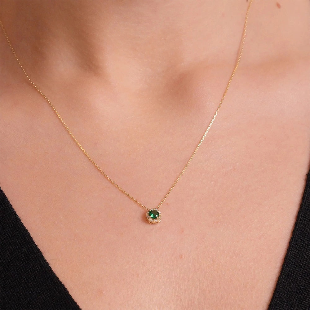 Minimalist necklace with cubic zirconia