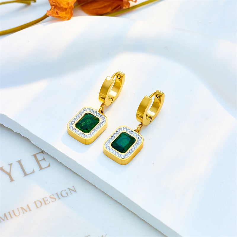 A set of jewelry with large cubic zirconias