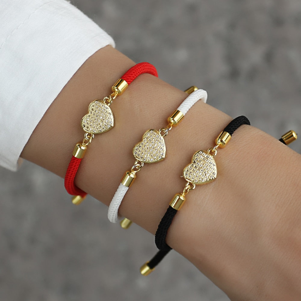 Bracelet with a string with a heart