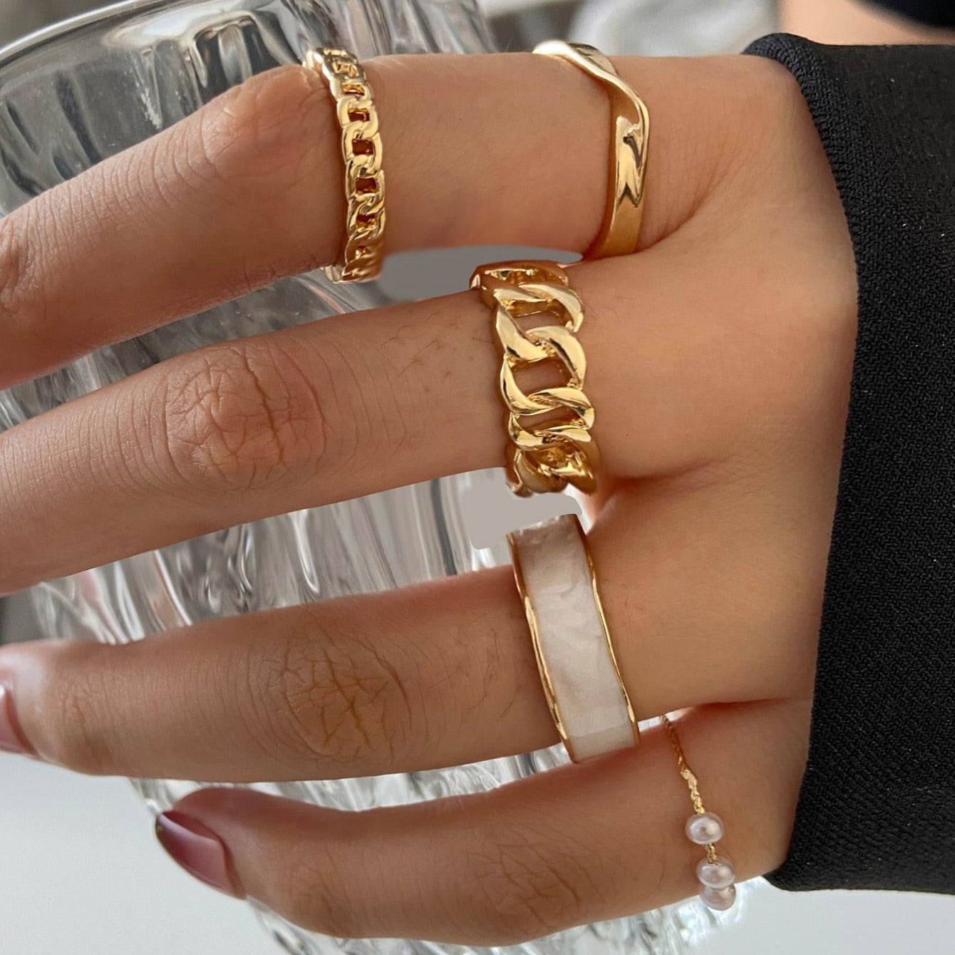 Set of gold rings