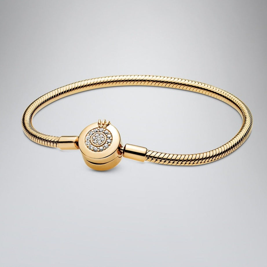 Bracelet with a modular pendant