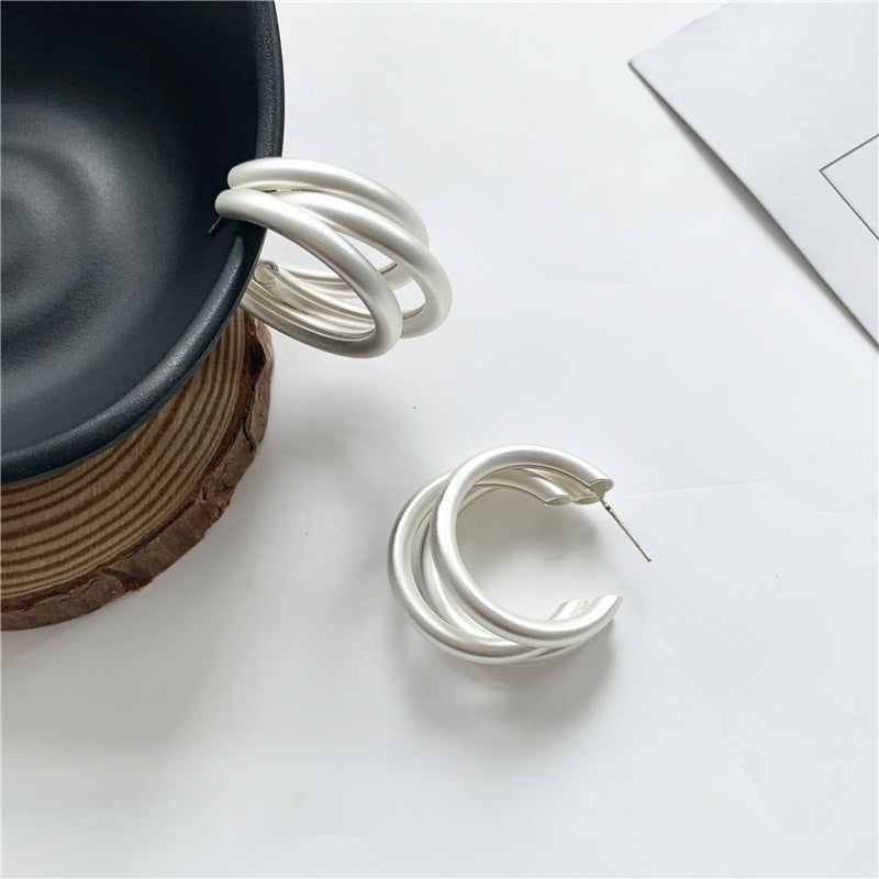 Matte circle earrings