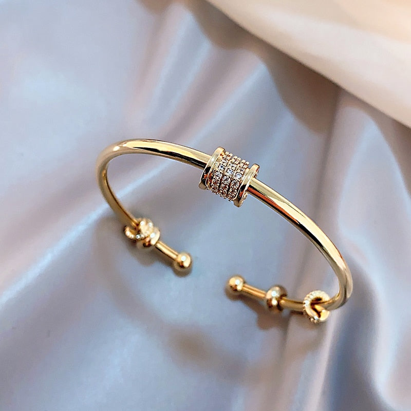 Elegant open bracelet