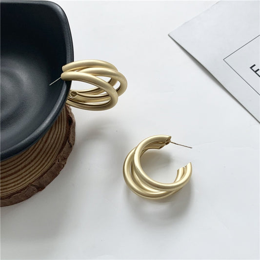 Matte circle earrings