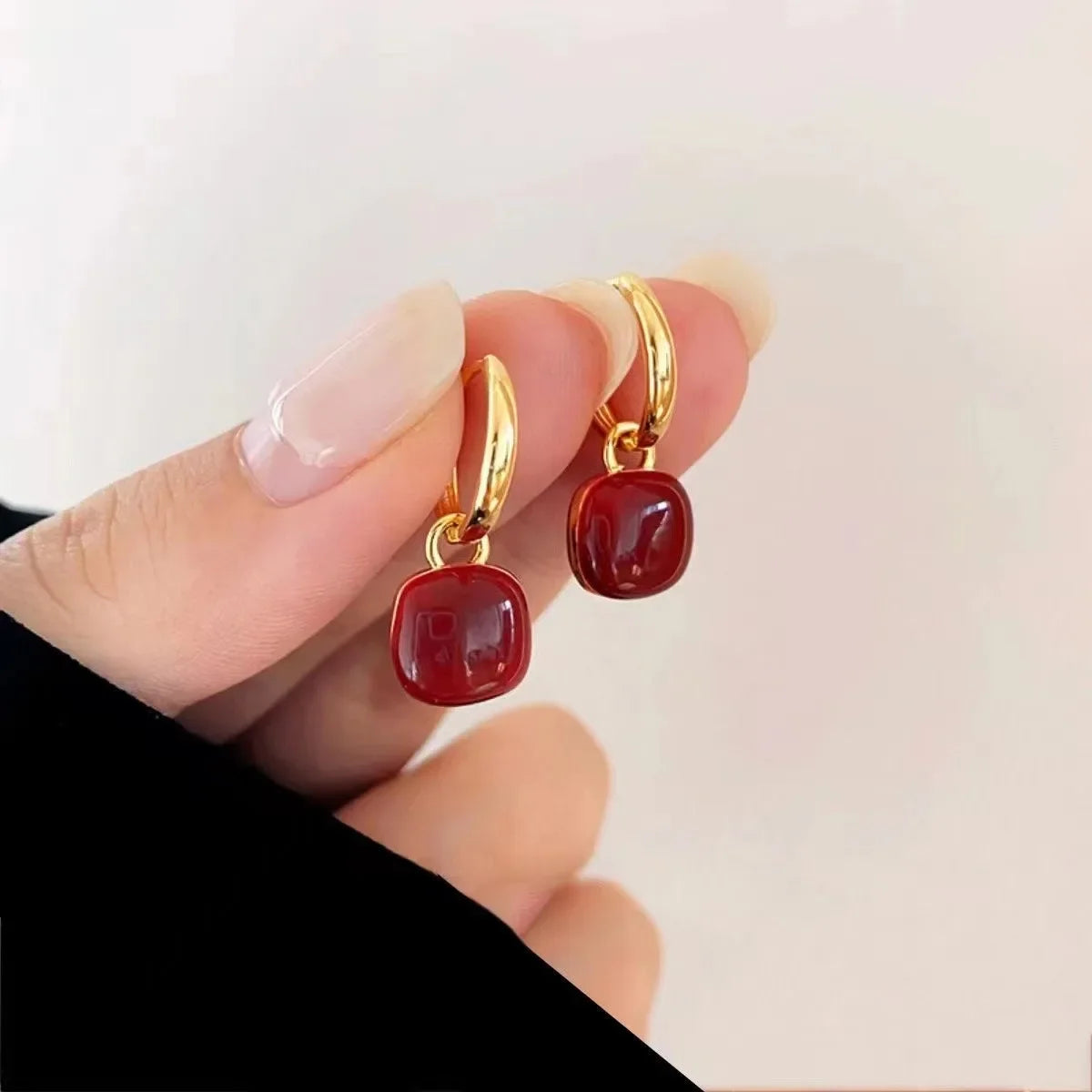 Vintage-style pendant earrings
