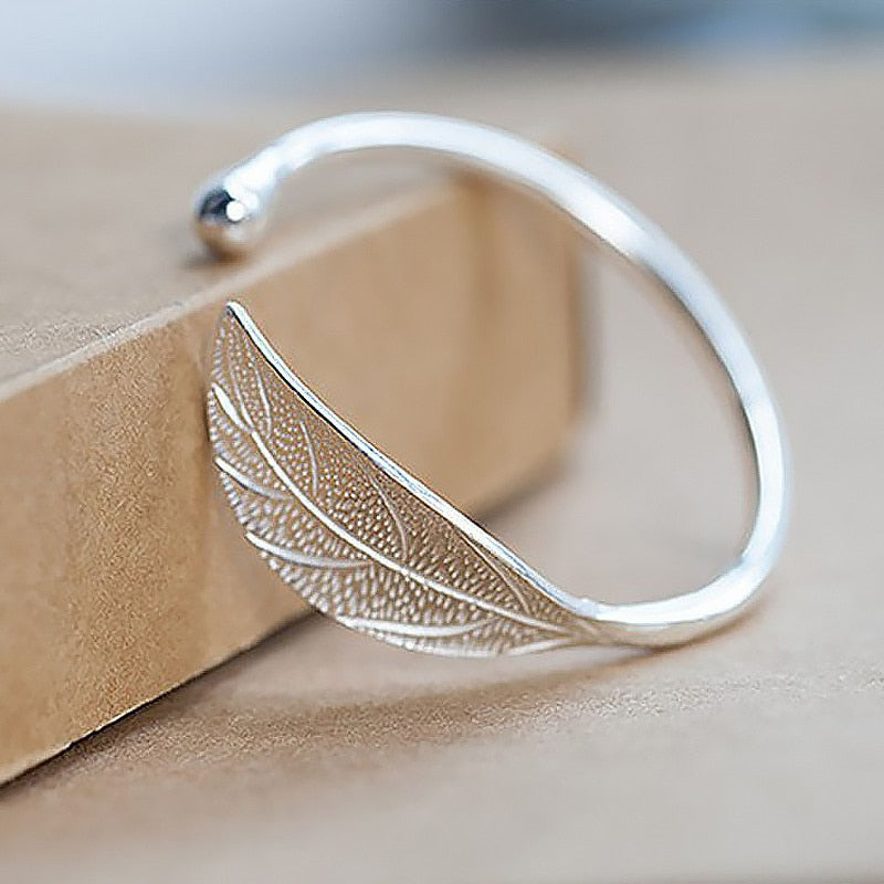 Open leaf shaped bracelet
