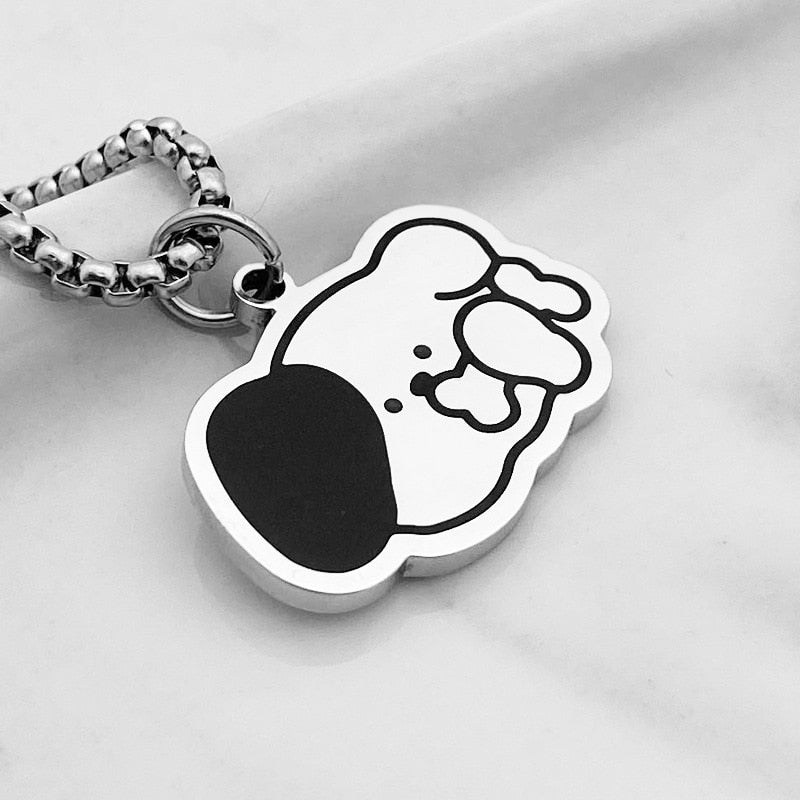 Animal motif necklace