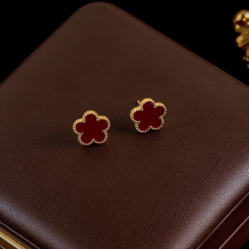Elegant flower earrings