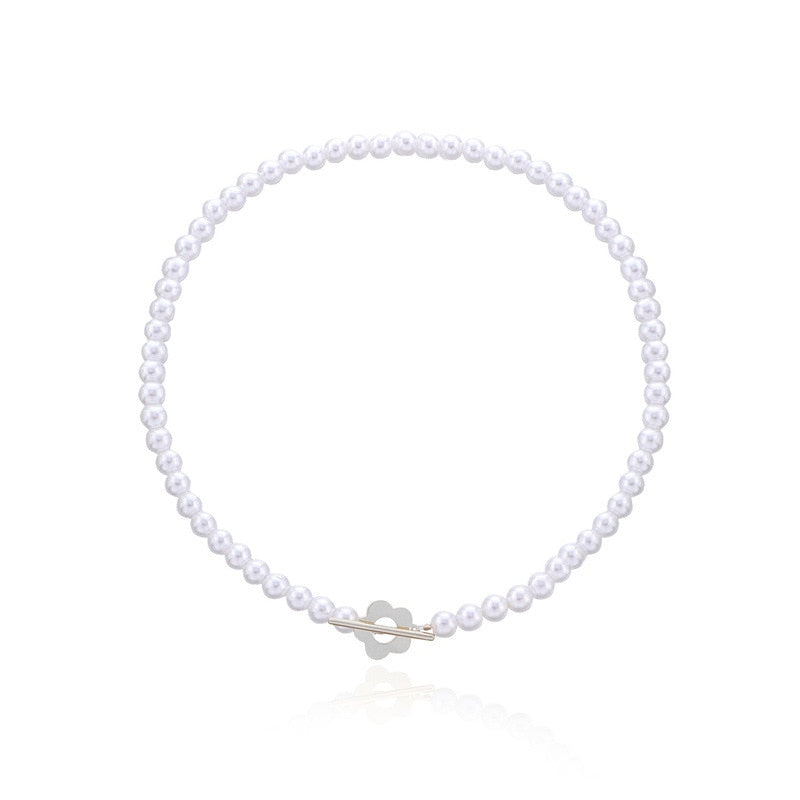 Pearl choker necklace