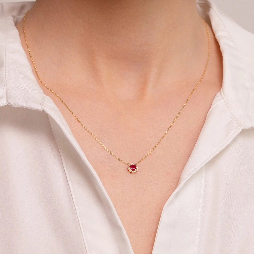 Minimalist necklace with cubic zirconia