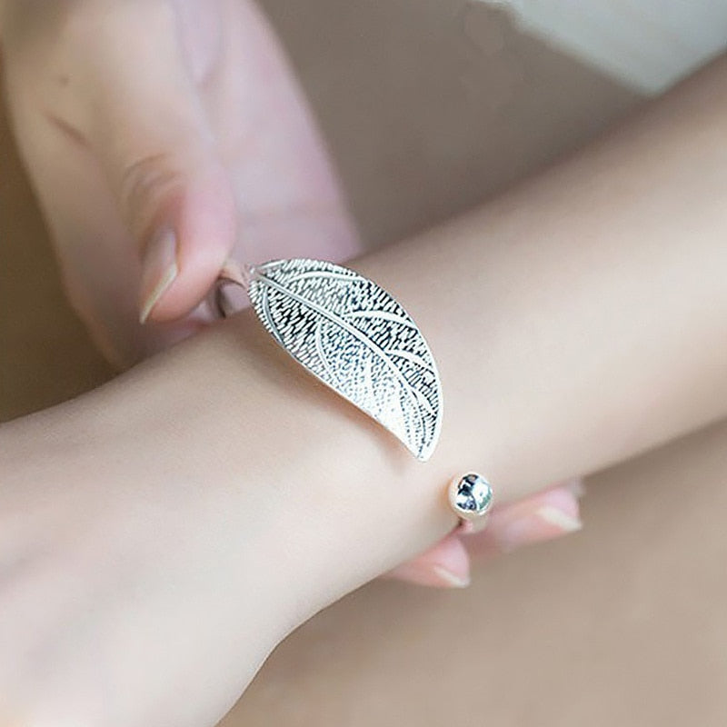 Open leaf shaped bracelet