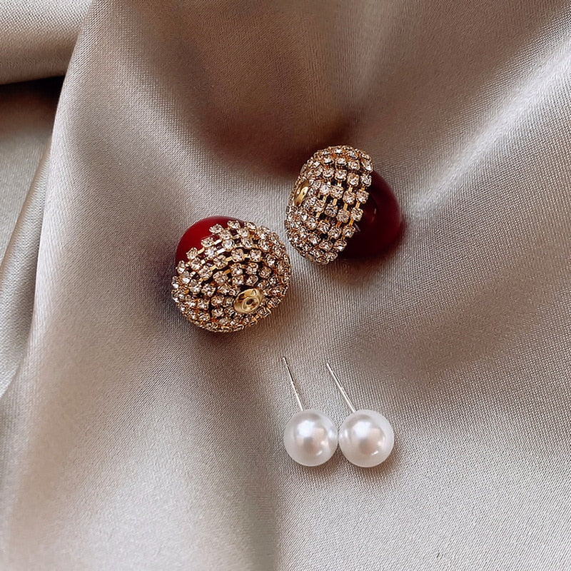 Earrings with zirconia