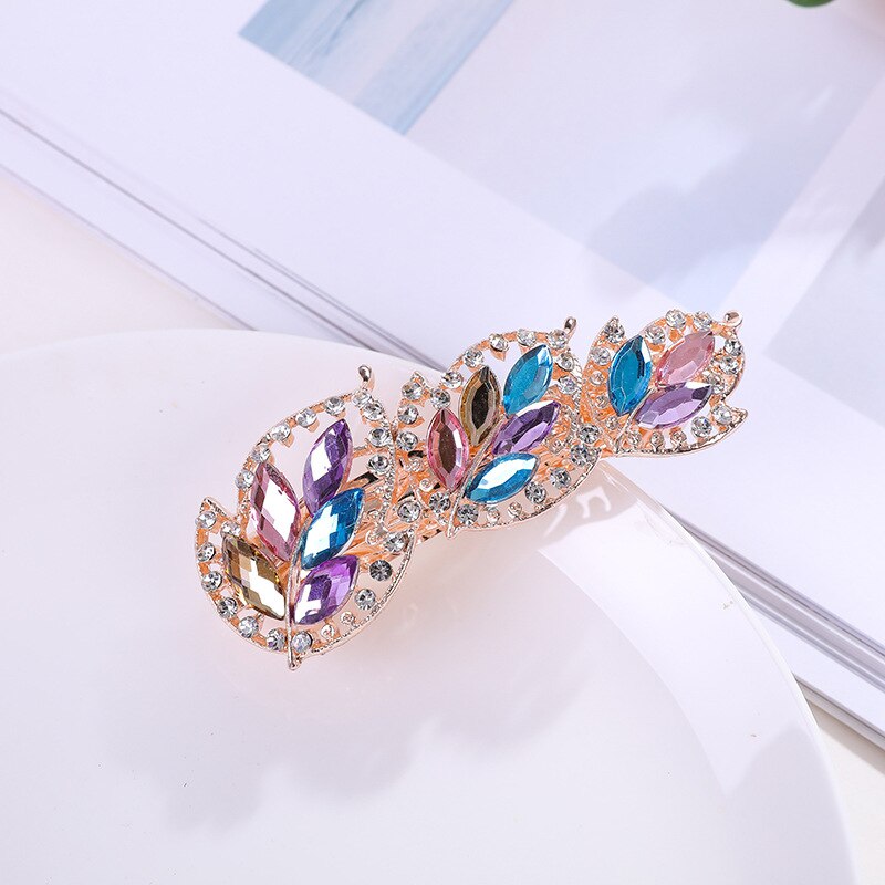 Hair clip with leaf motif