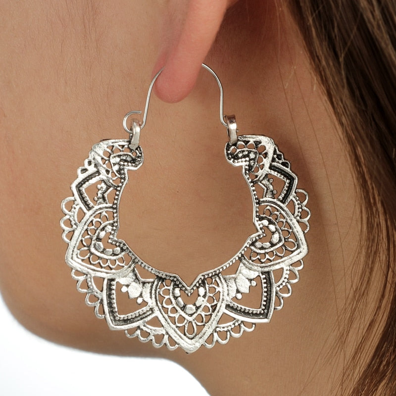 Geometric pattern earrings