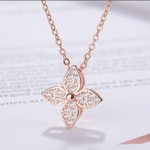 Necklace - lucky flower
