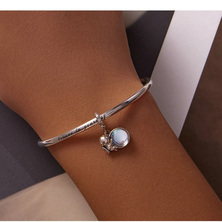 Modular pendant - Astronaut on a planet