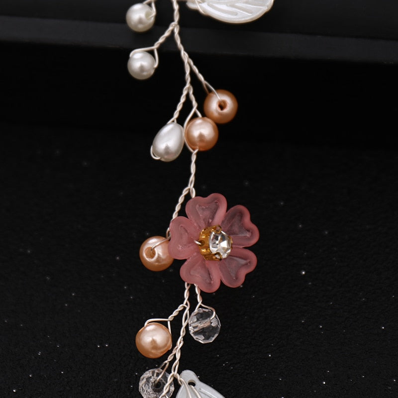 Hair band with flowers and beads