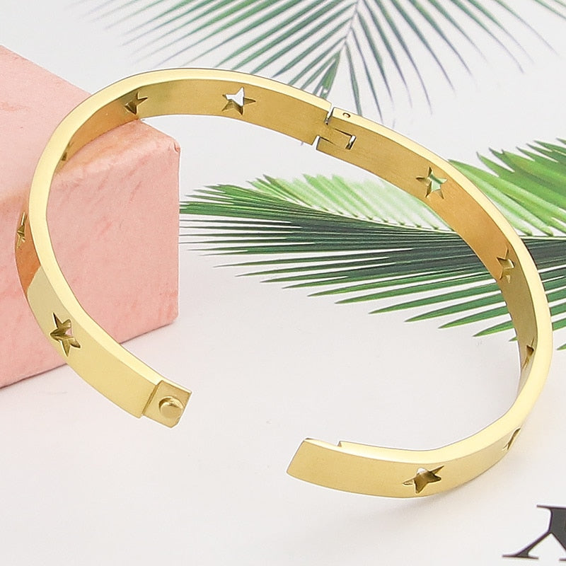 Bracelet with star motif