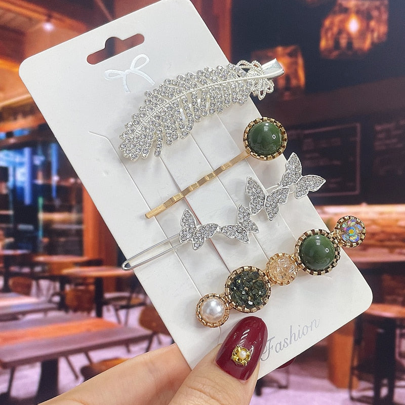 Set of hair clips with stones