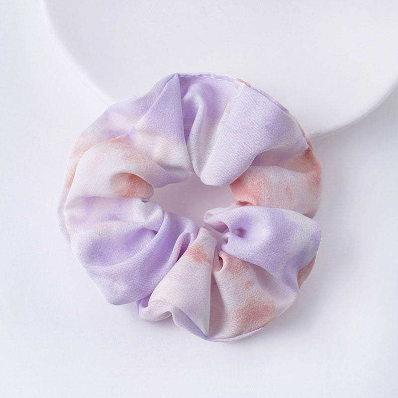 Two-color scrunchie hair tie
