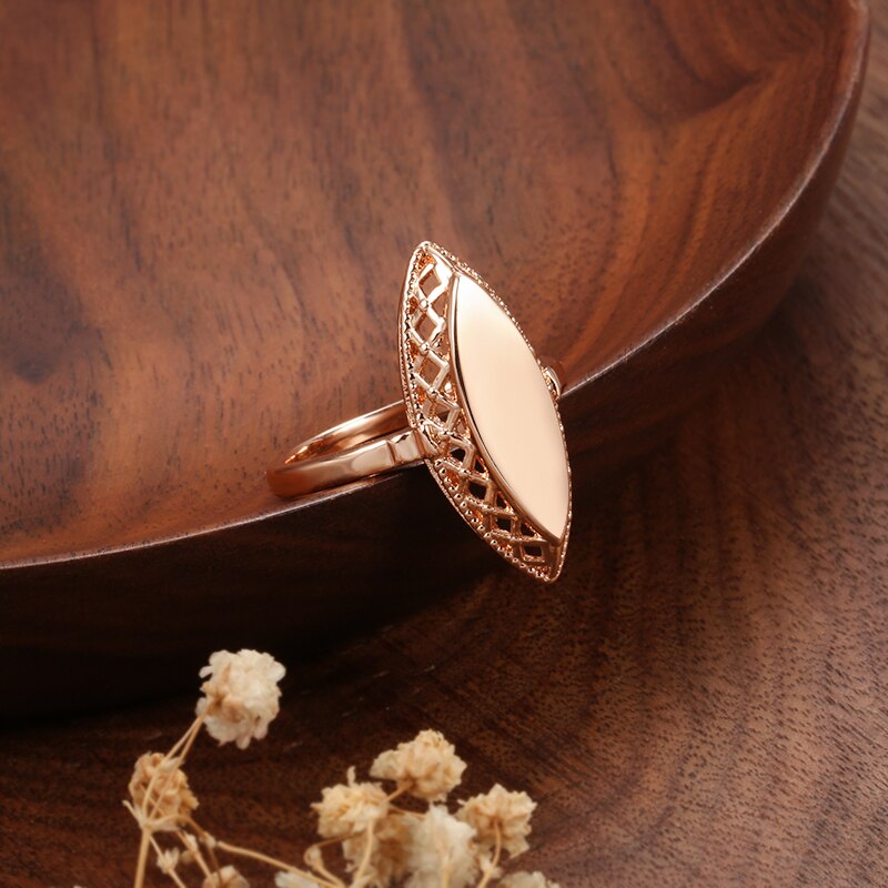 Oval ring