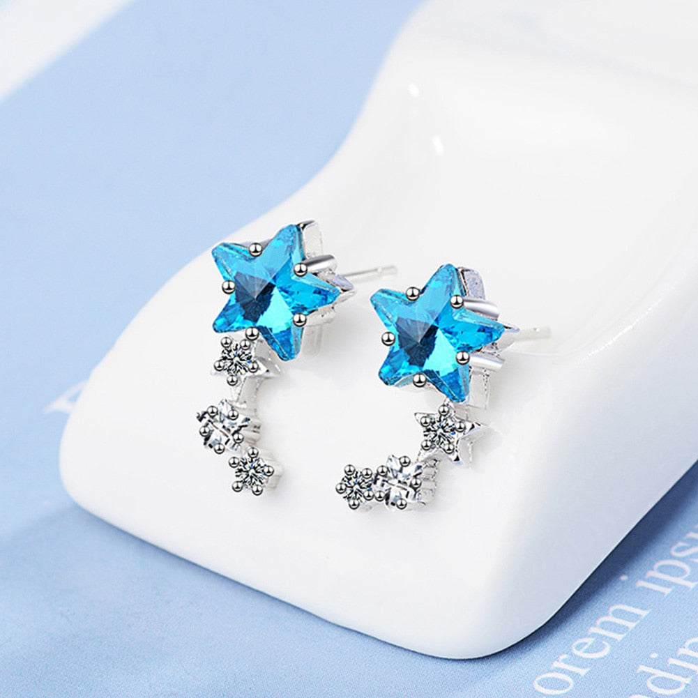 Set with a star motif