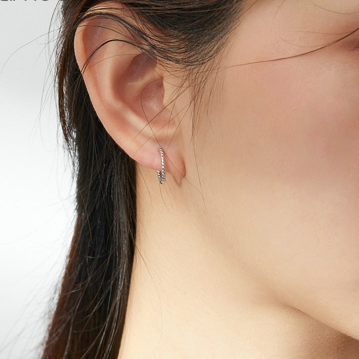 Round earrings