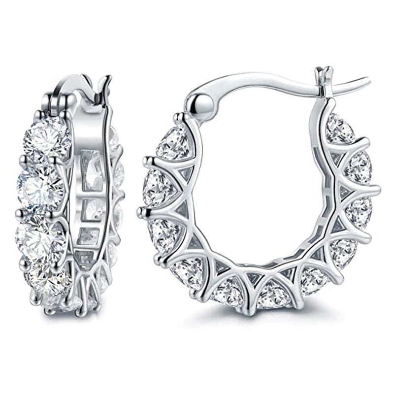 Round earrings with zirconia