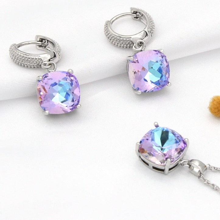 Set of jewelry with a crystal