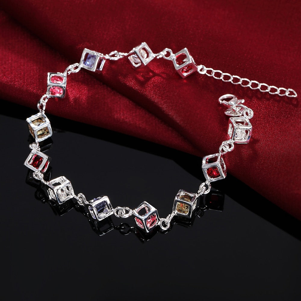 Silver bracelet with a geometric motif