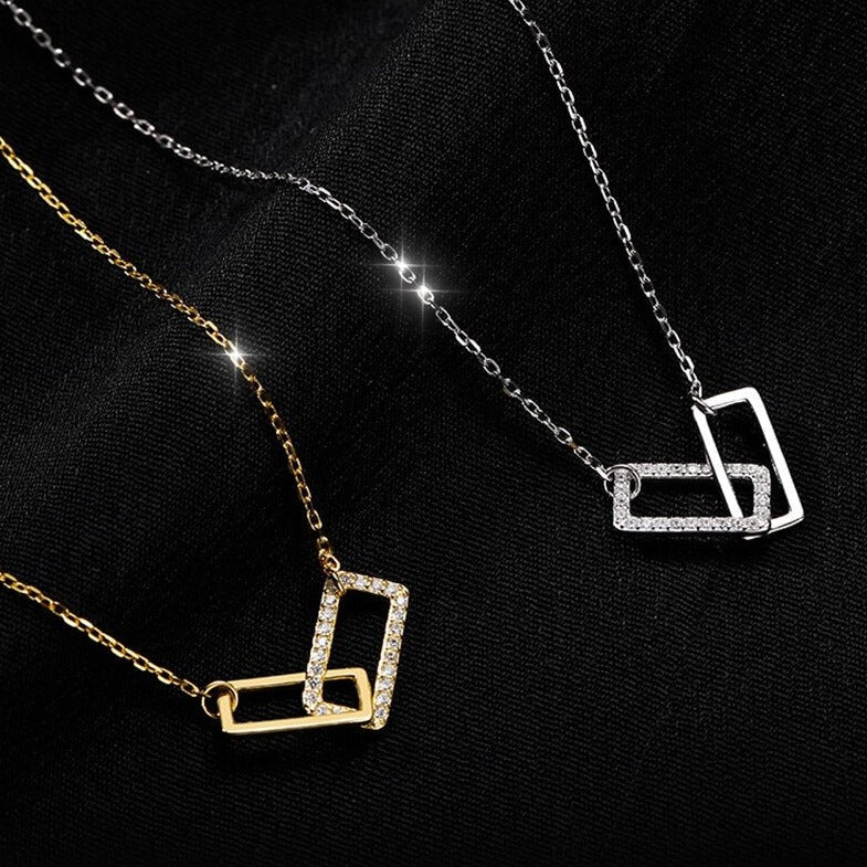 Necklace with zircons