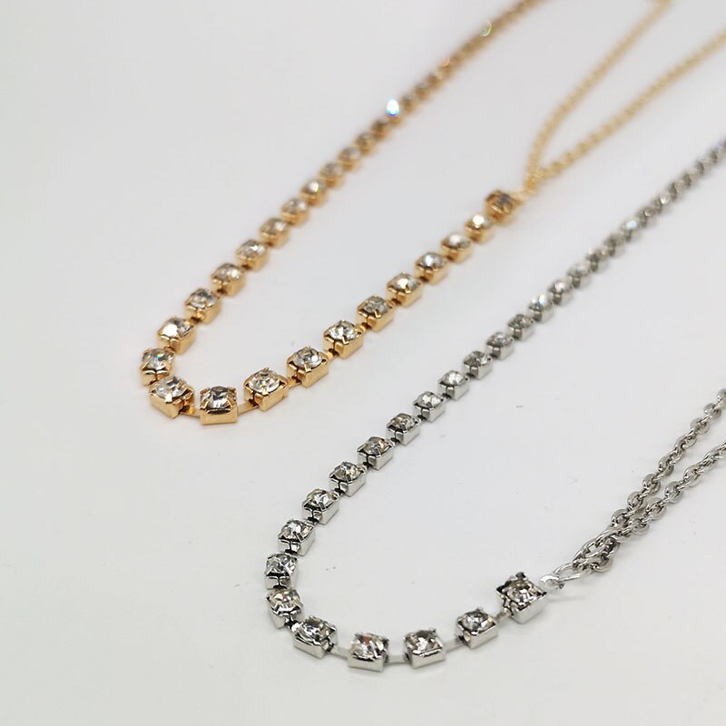 Simple chest chain with zircons