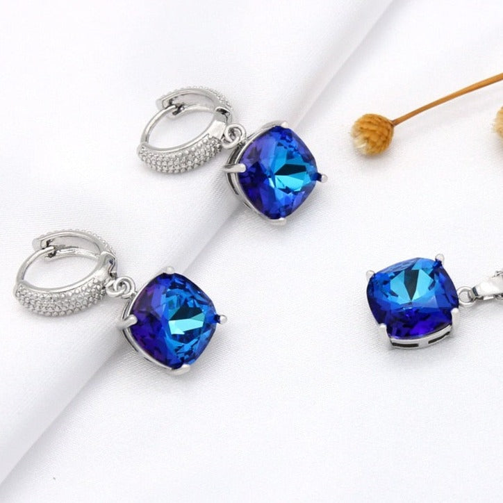 Set of jewelry with a crystal