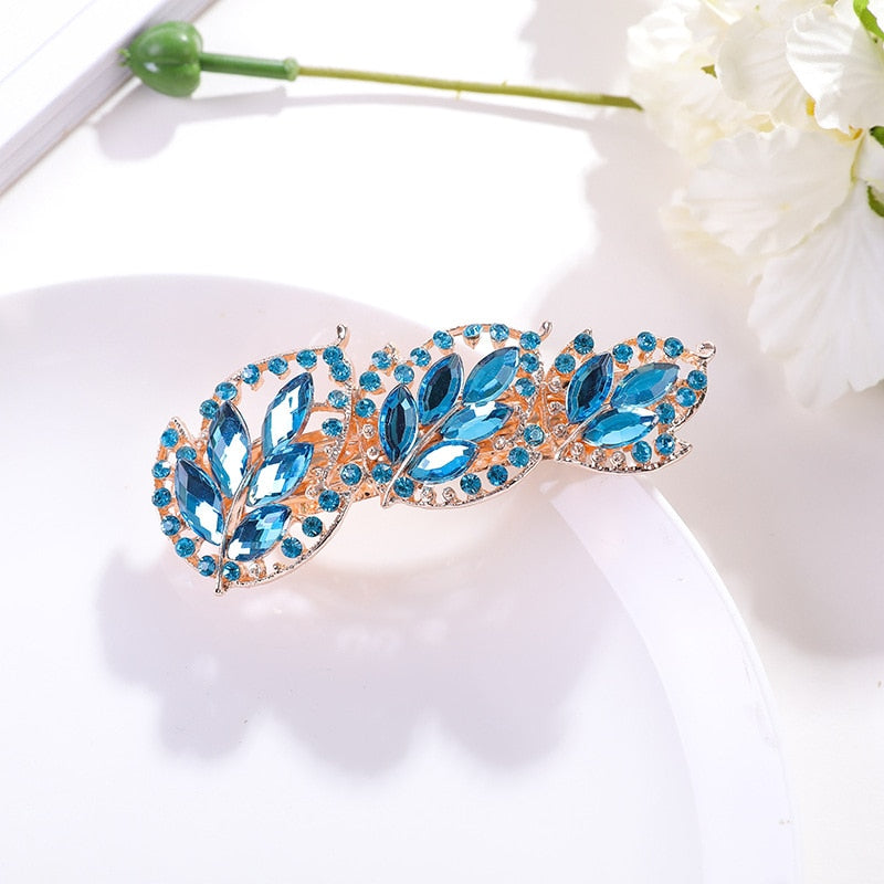 Hair clip with leaf motif
