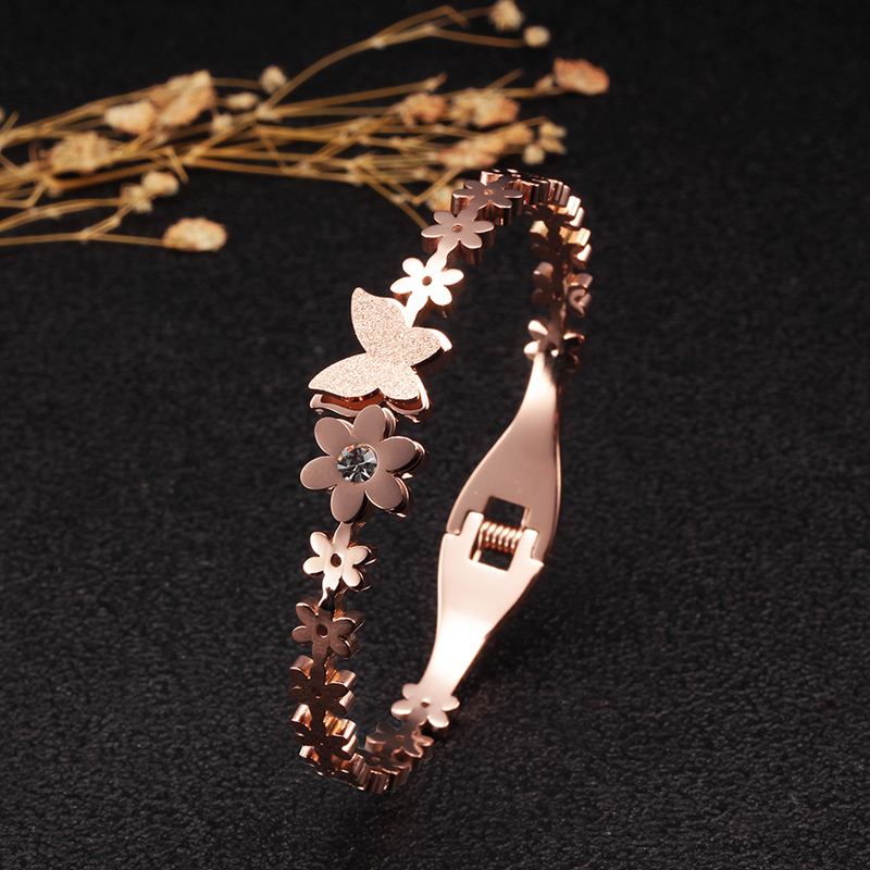 Bracelet with butterfly and flower