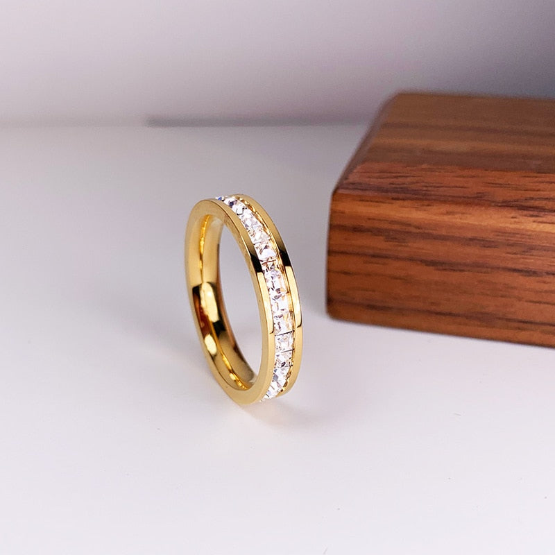 Cubic zirconia ring