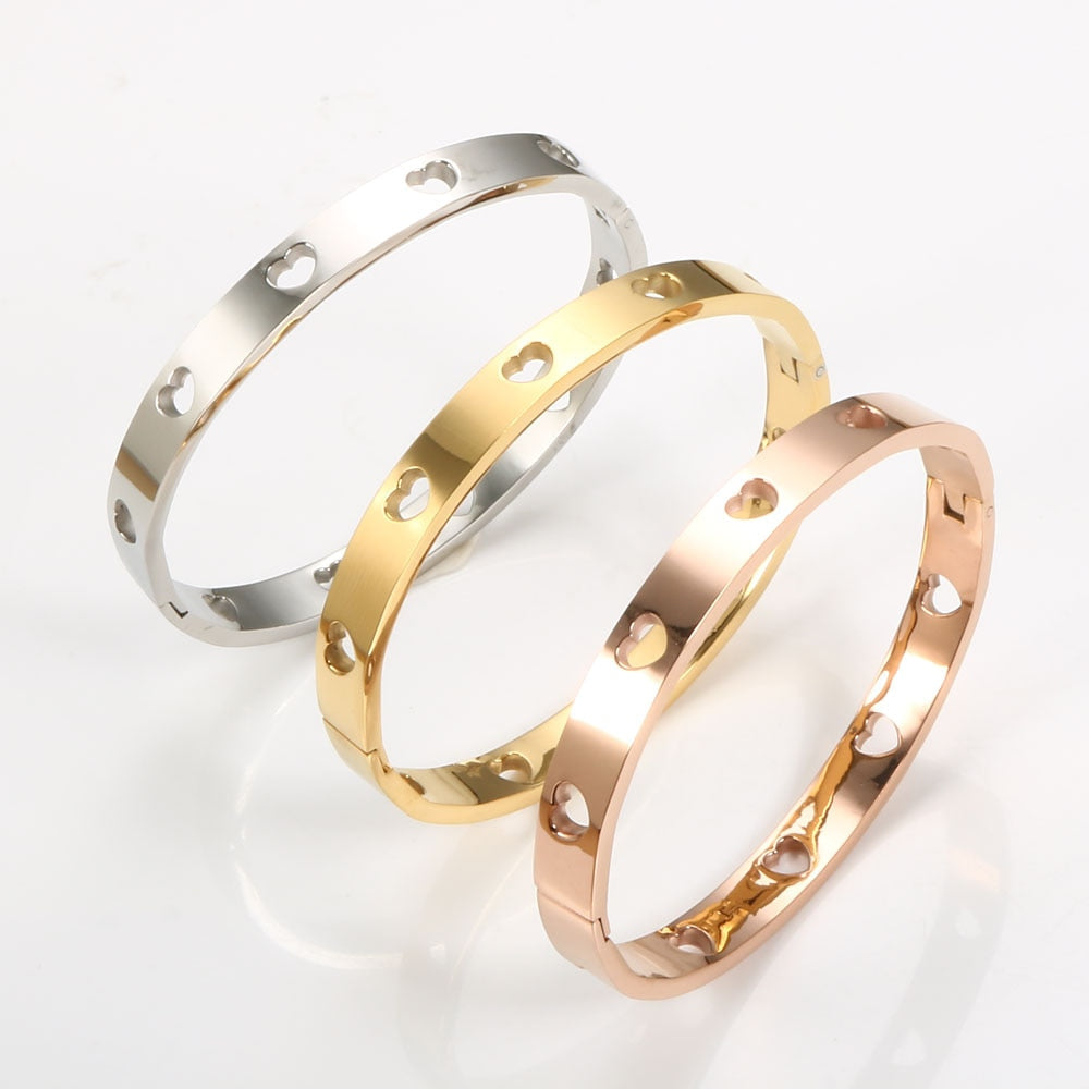 Bracelet with heart motif